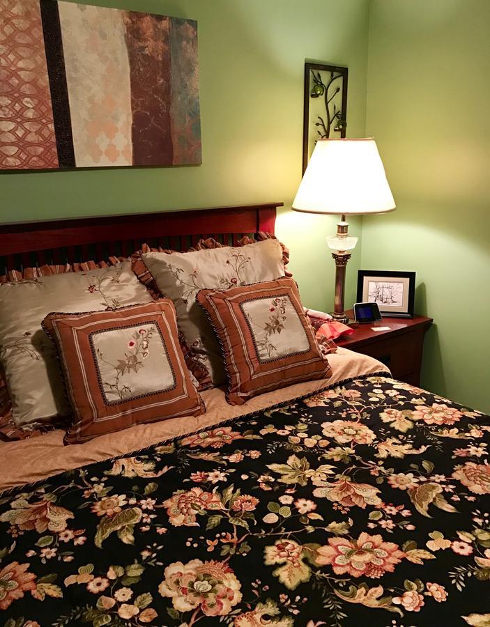 Yellow Door Bed And Breakfast Fort Erie Bagian luar foto